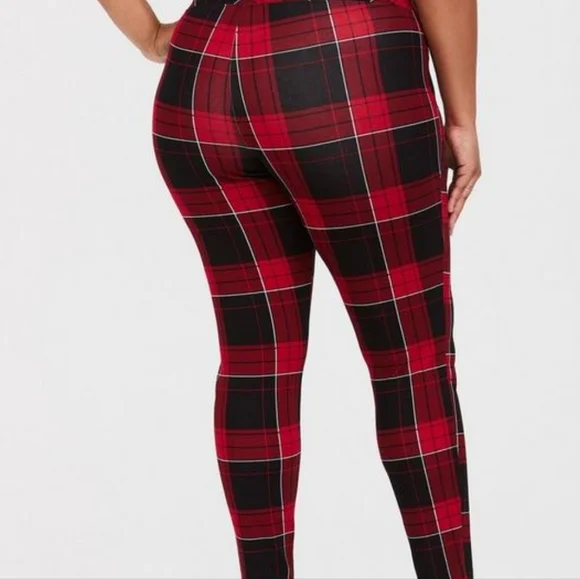 Torrid Premium Ponte stretch Pull-on Pixie Pant - Picture 2 of 9